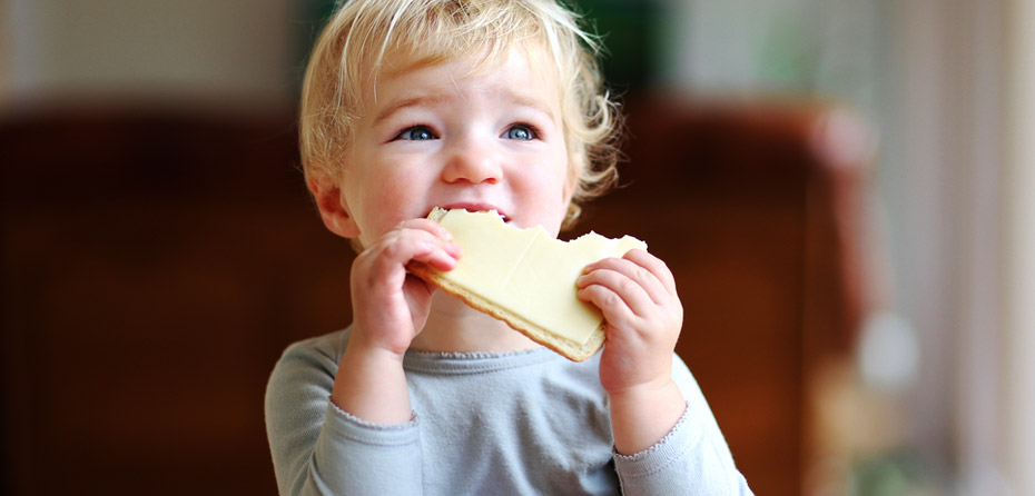 چه موقع پنیردادن به کودک بی خطر است؟