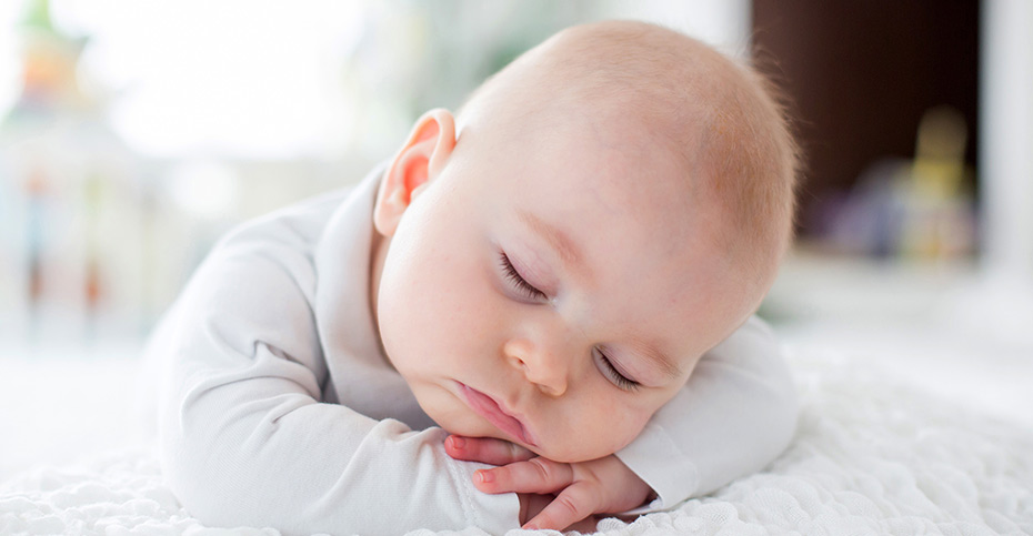 چگونه خوابیدن را به کودک خود آموزش دهیم؟