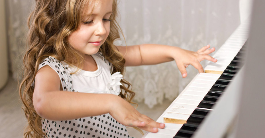 کودکان از چه سنی می‌توانند پیانو زدن را شروع کنند؟