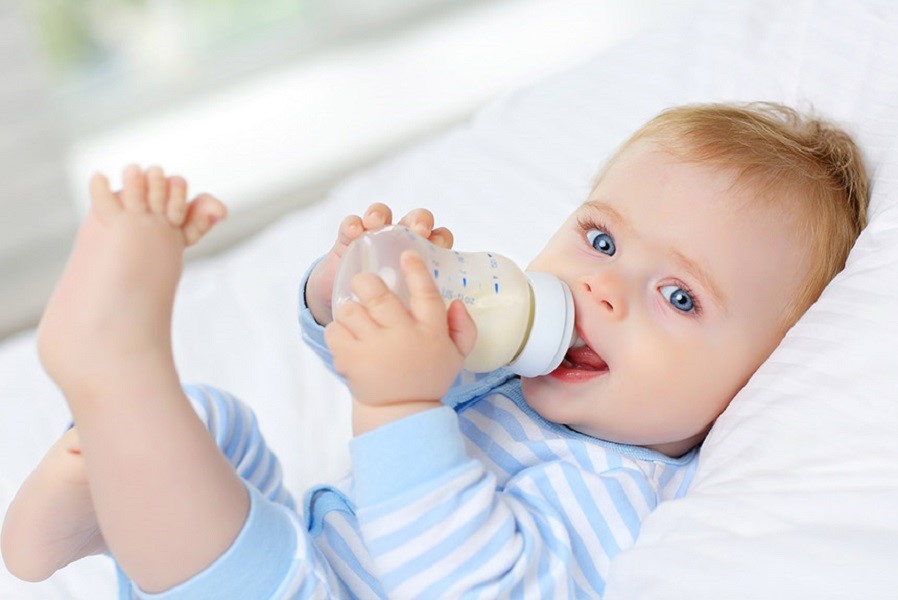 راهنمای خرید شیشه شیر کودک + معرفی مدل‌ها و بهترین برند شیشه شیر