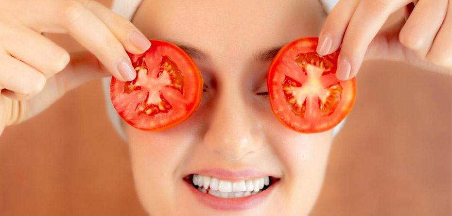 مصرف گوجه فرنگی چه ارتباطی به شادابی پوست دارد؟