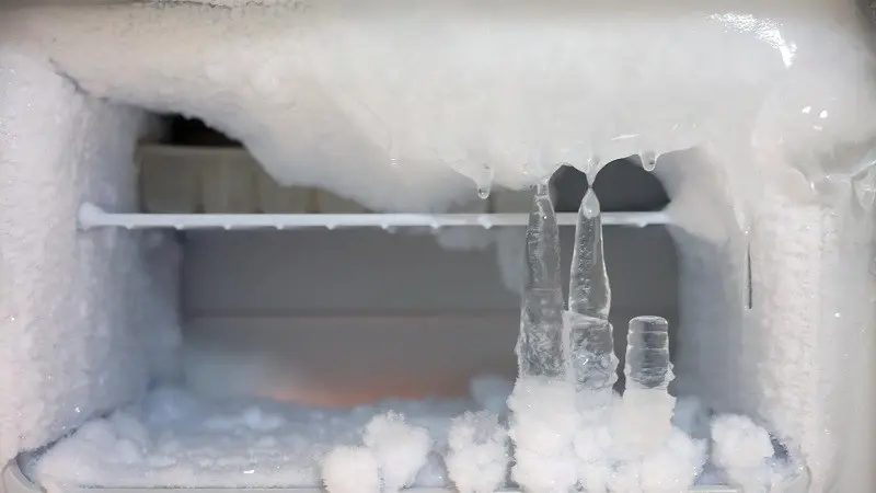 چگونه برفک یخچال را زودتر آب کنیم؟