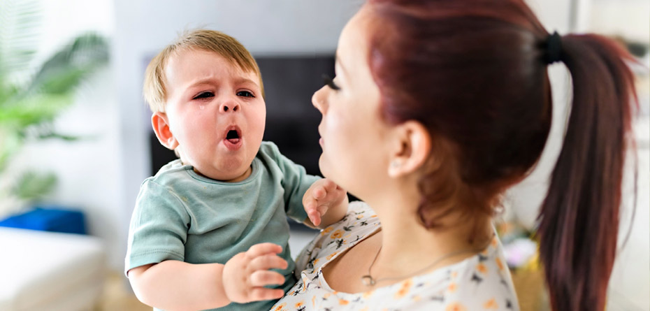 به چه علت نوزادان سرفه می‌کنند؟