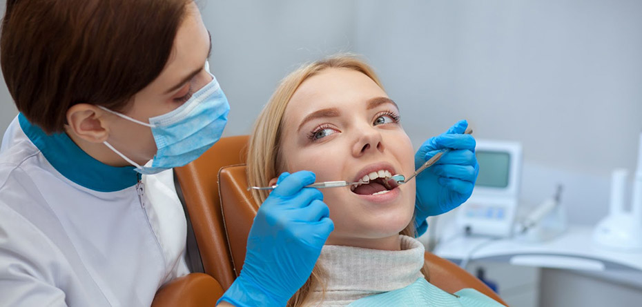 آیا دندان پزشکان متوجه می‌شوند که از نخ دندان استفاده نمی‌کنیم؟