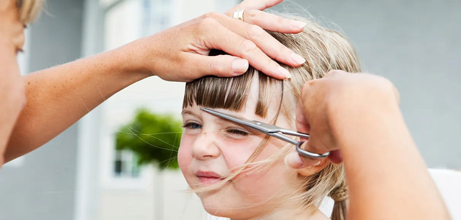 به چه علت کودکان از کوتاه کردن مو می‌ترسند؟