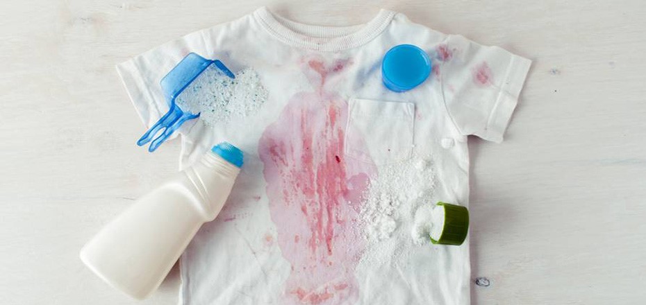 8 روش ساده و مؤثر برای پاک کردن لکه لباس