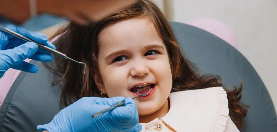 آیا کشیدن دندان برای کودکان دردناک است؟