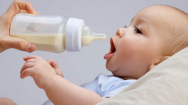چه شیر خشکی مناسب نوزاد است؟